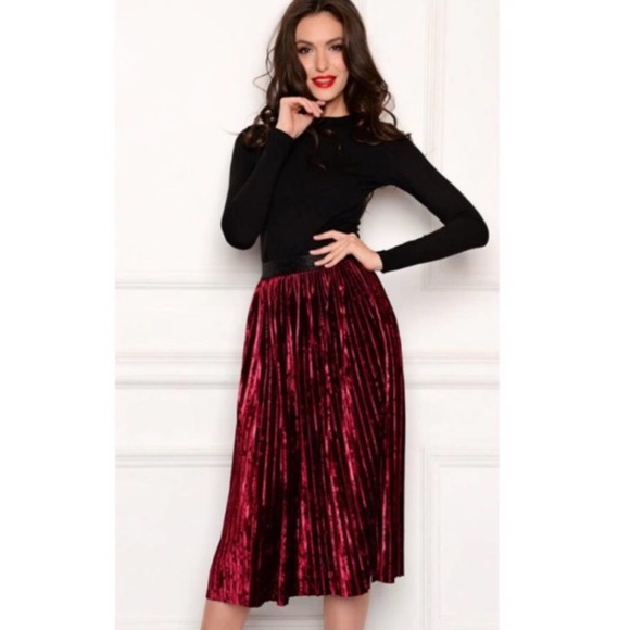 Zara Dark Red Velvet Pleated Skirt - Picture 3 of 6